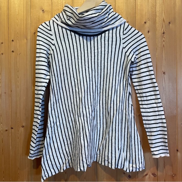 Chelsea & Theodore Striped Sweater - Picture 1 of 4